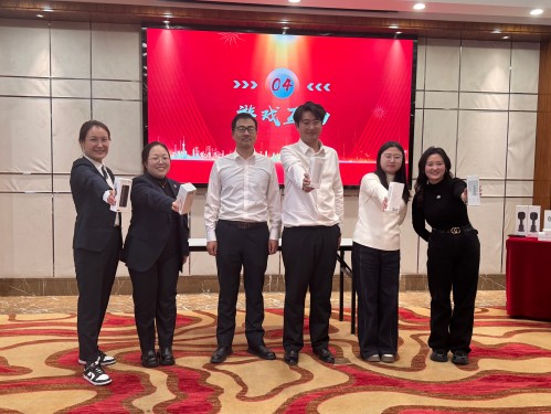 吹瓶盖得奖.jpg